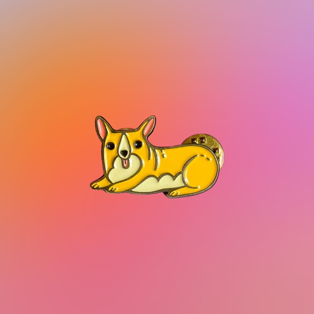 GUC 🐕 CORGI enamel pin.